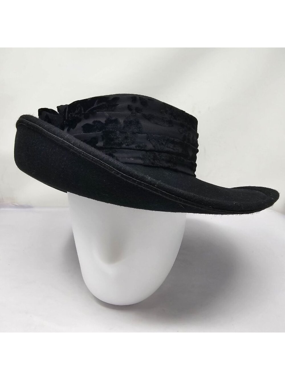 Mr Hi's Classic Vintage Black Wool Hat with Velour Band, Women's Small